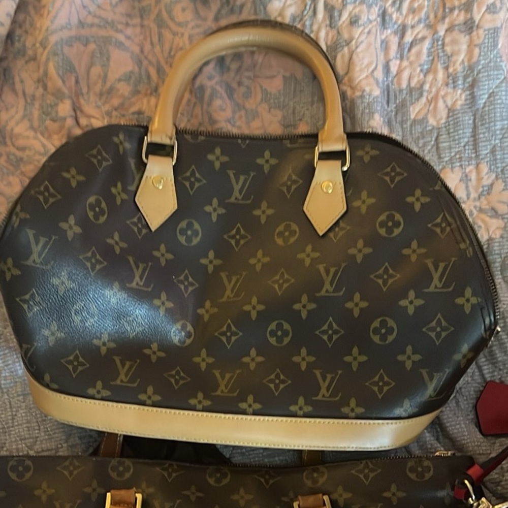 LV purse